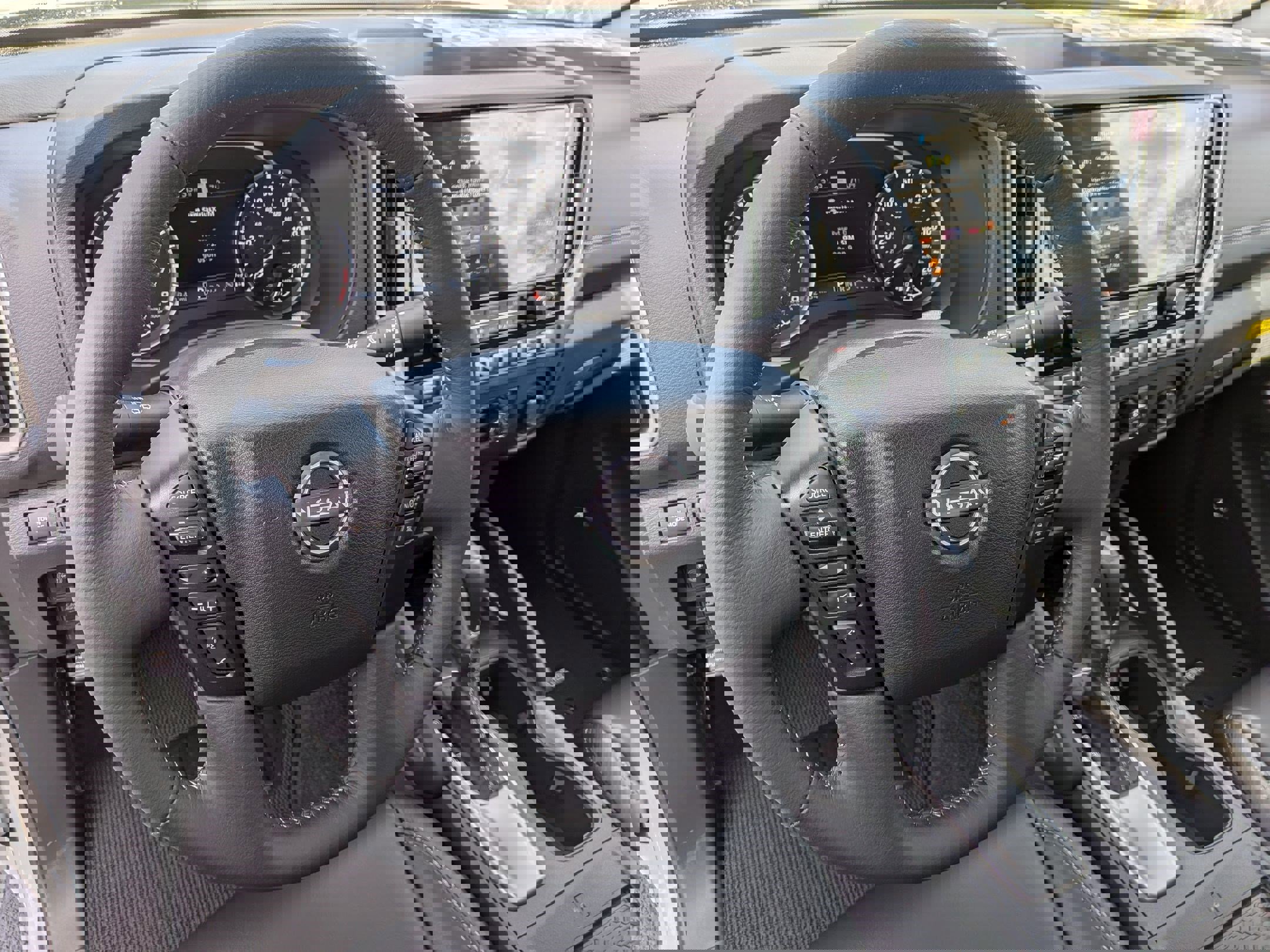 New 2025 Nissan Frontier SL AWD/4WD image 15