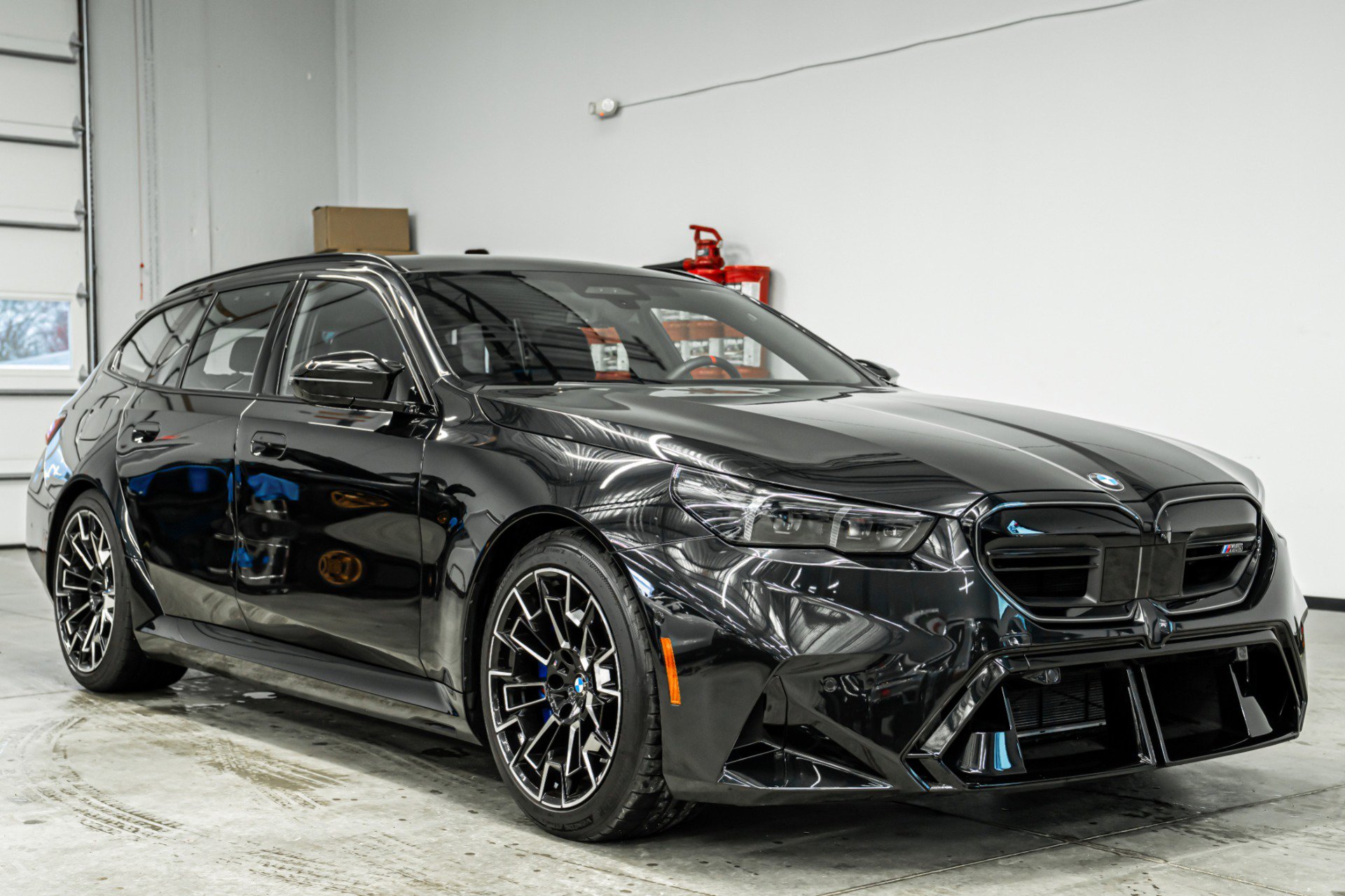 Used 2025 BMW M5 Touring w/ M Driver's Package image 3