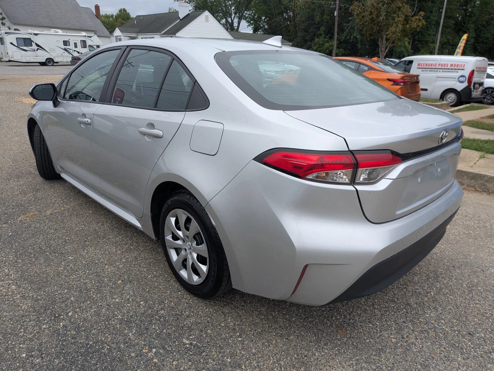 Used 2023 Toyota Corolla LE FWD image 3