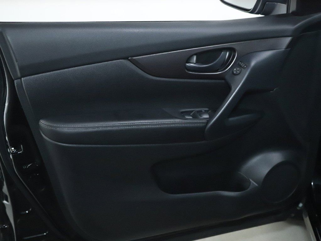 Certified 2022 Nissan Rogue Sport S image 16