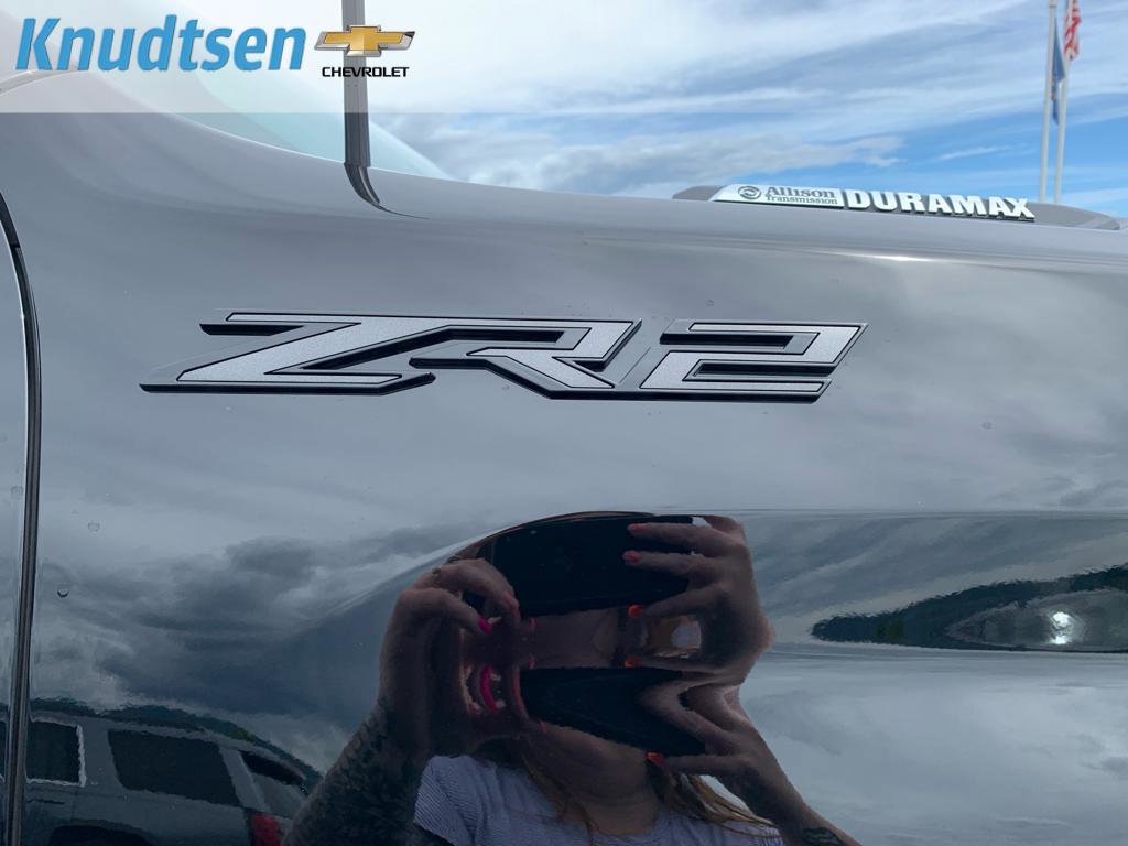 Used 2025 Chevrolet Silverado 2500 ZR2 w/ Technology Package AWD/4WD image 10