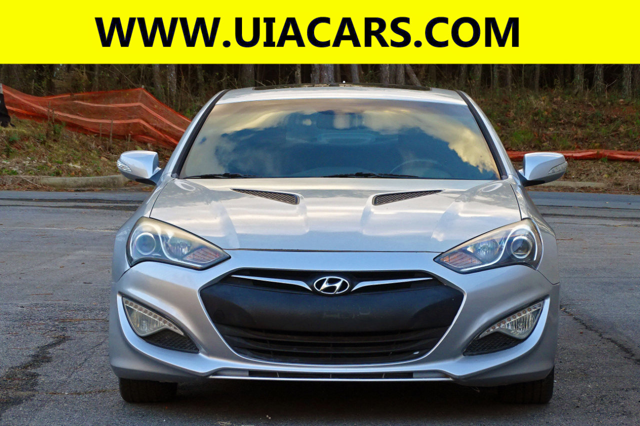 Used 2013 Hyundai Genesis 3.8 image 4