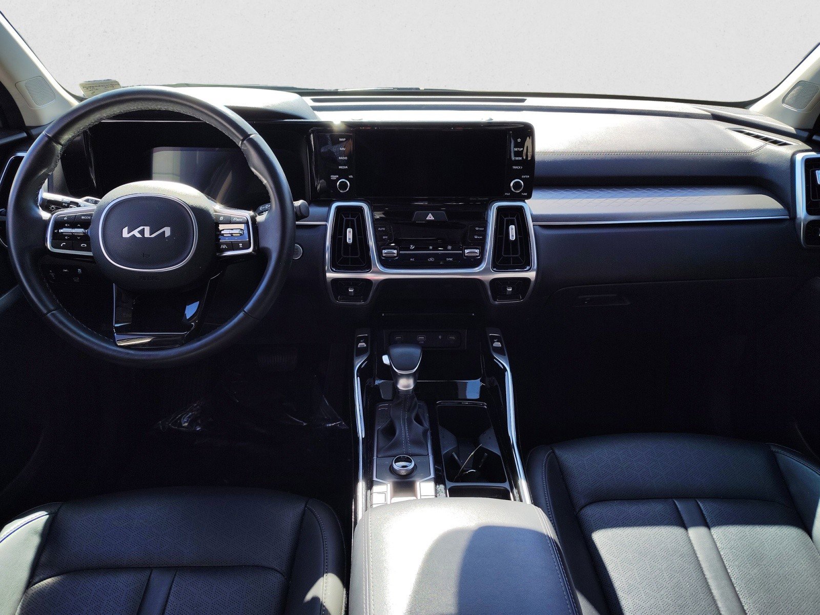 Used 2023 Kia Sorento SX image 13