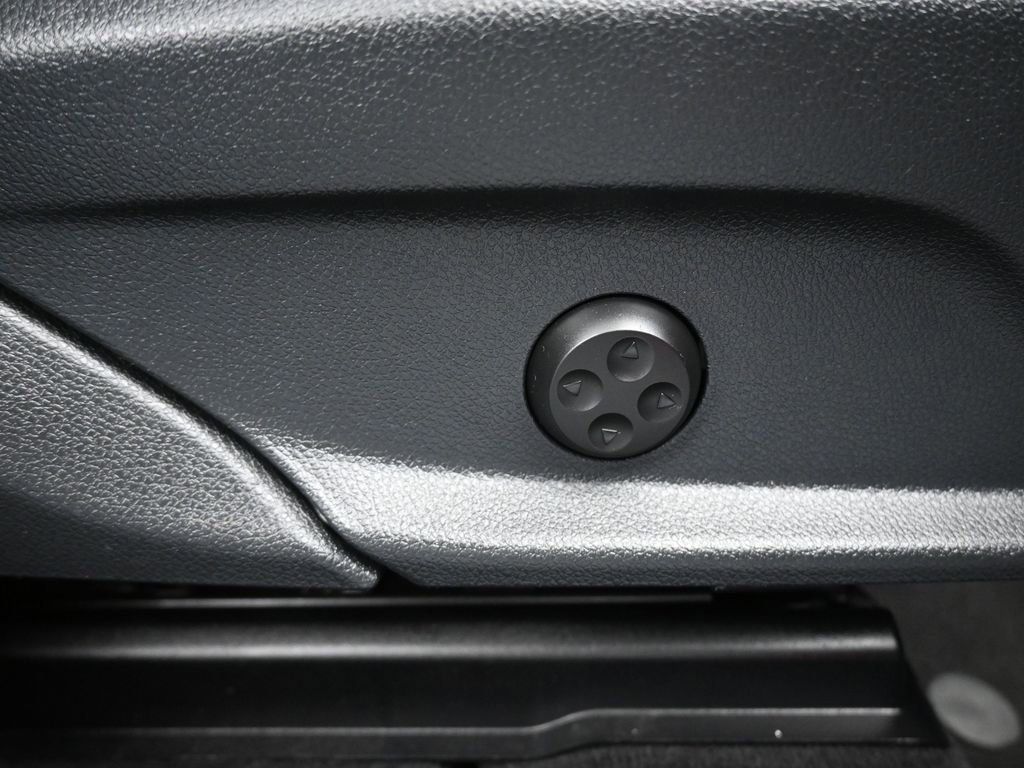 Used 2018 Mercedes-Benz GLC 300 4MATIC Coupe image 54