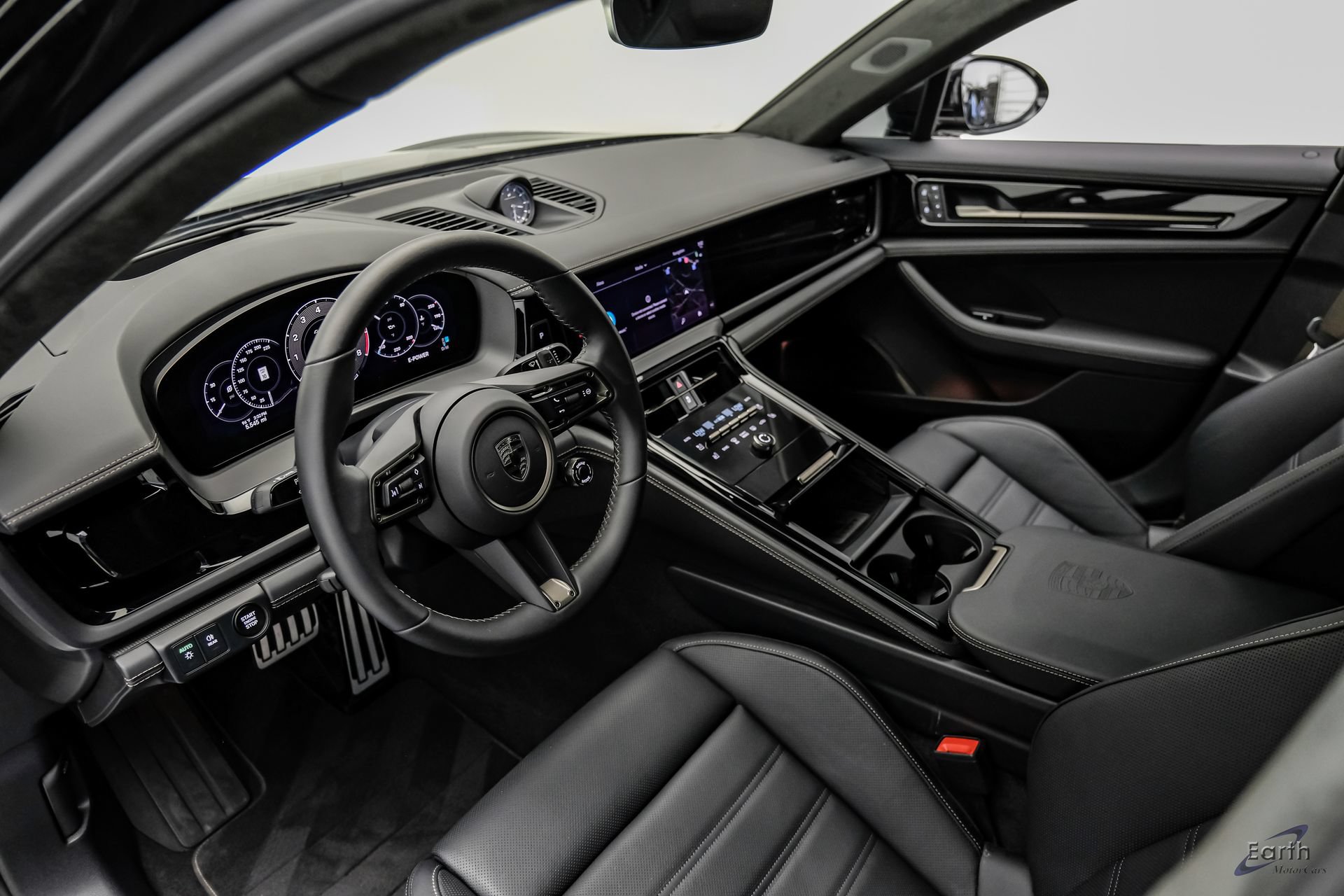 Used 2026 Porsche Panamera Turbo S AWD/4WD image 2