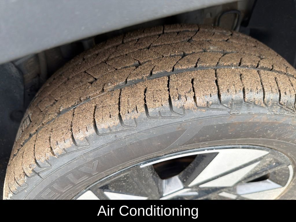 Used 2025 Hyundai Kona SEL image 10