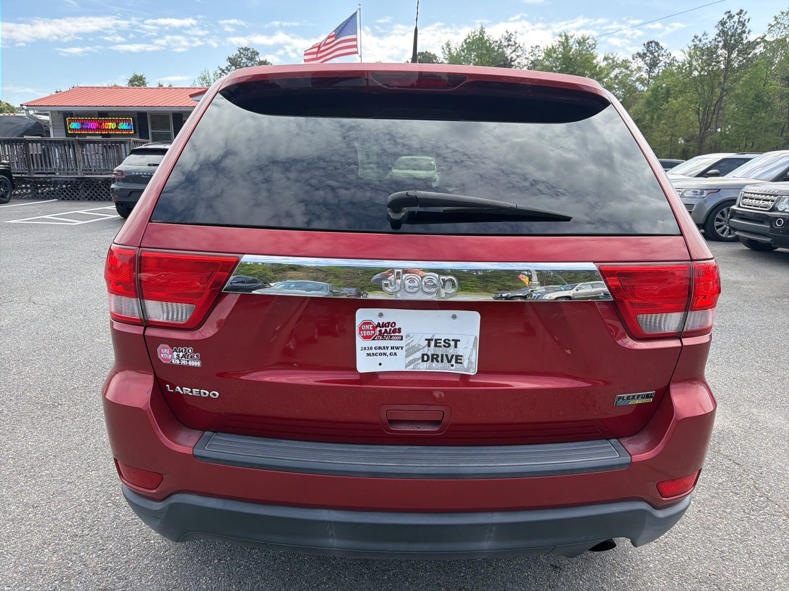 Used 2011 Jeep Grand Cherokee Laredo RWD image 5