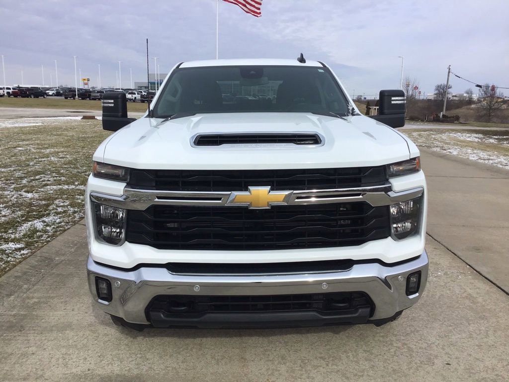 Used 2025 Chevrolet Silverado 2500 LT w/ Safety Package AWD/4WD image 2