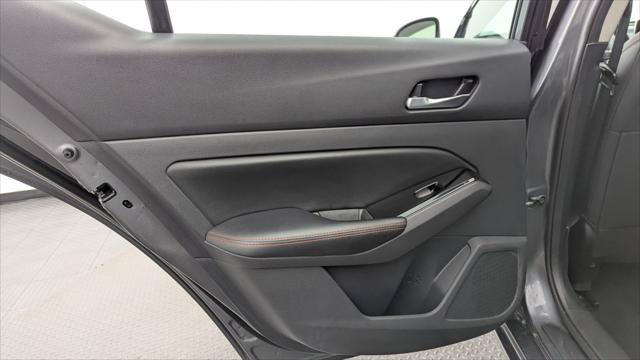 Used 2024 Nissan Altima 2.5 SR FWD image 16