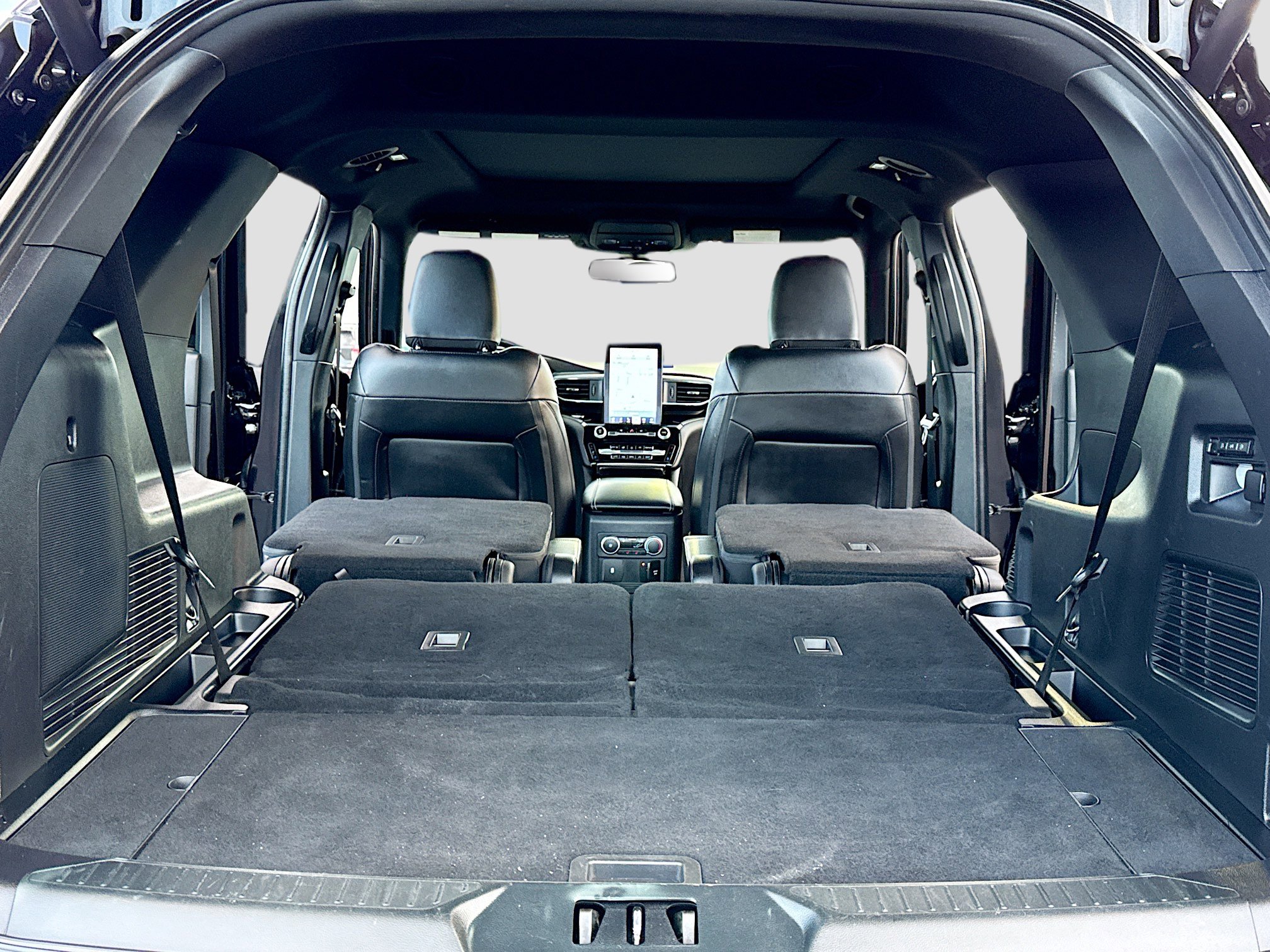 Certified 2022 Ford Explorer ST w/ ST Street Pack image 7