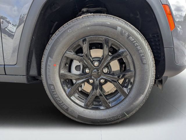 New 2026 Jeep Grand Cherokee Altitude image 10