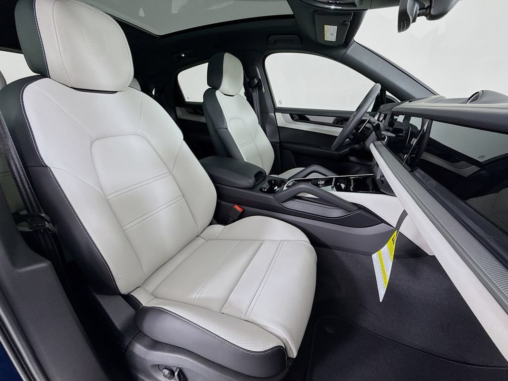 New 2026 Porsche Cayenne Coupe AWD/4WD image 33