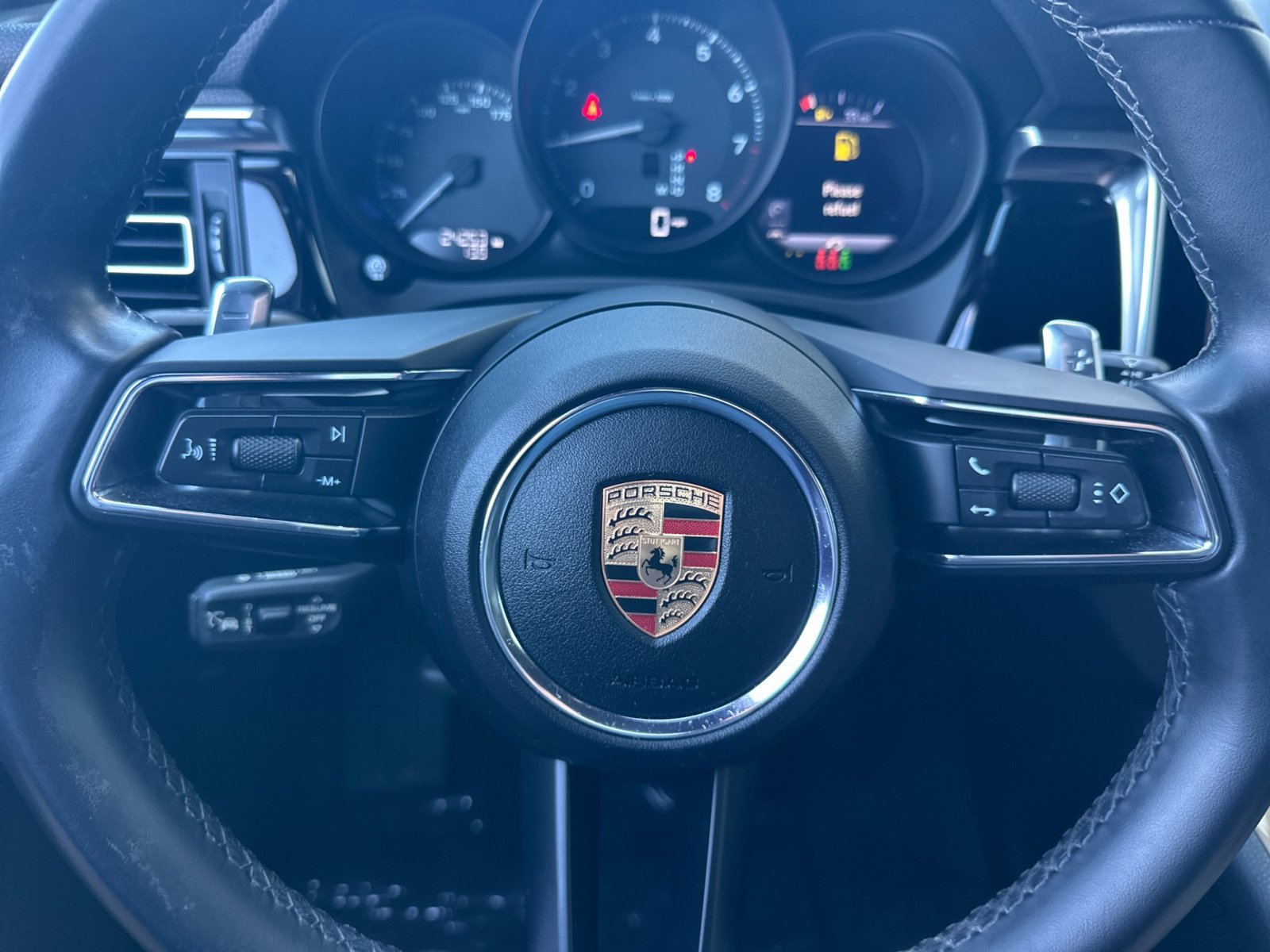 Certified 2024 Porsche Macan AWD/4WD image 13