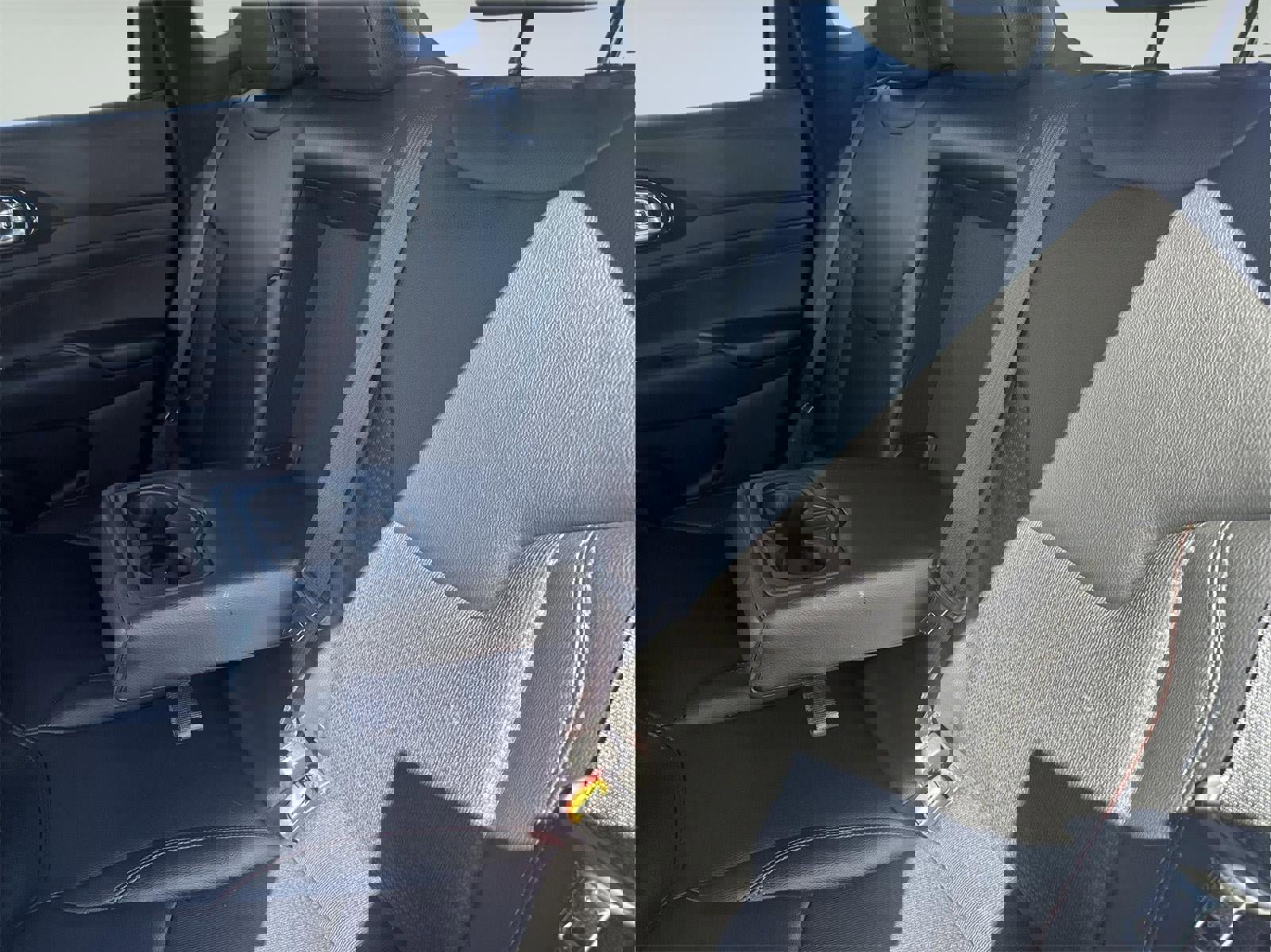 Used 2025 Jeep Compass Trailhawk image 37