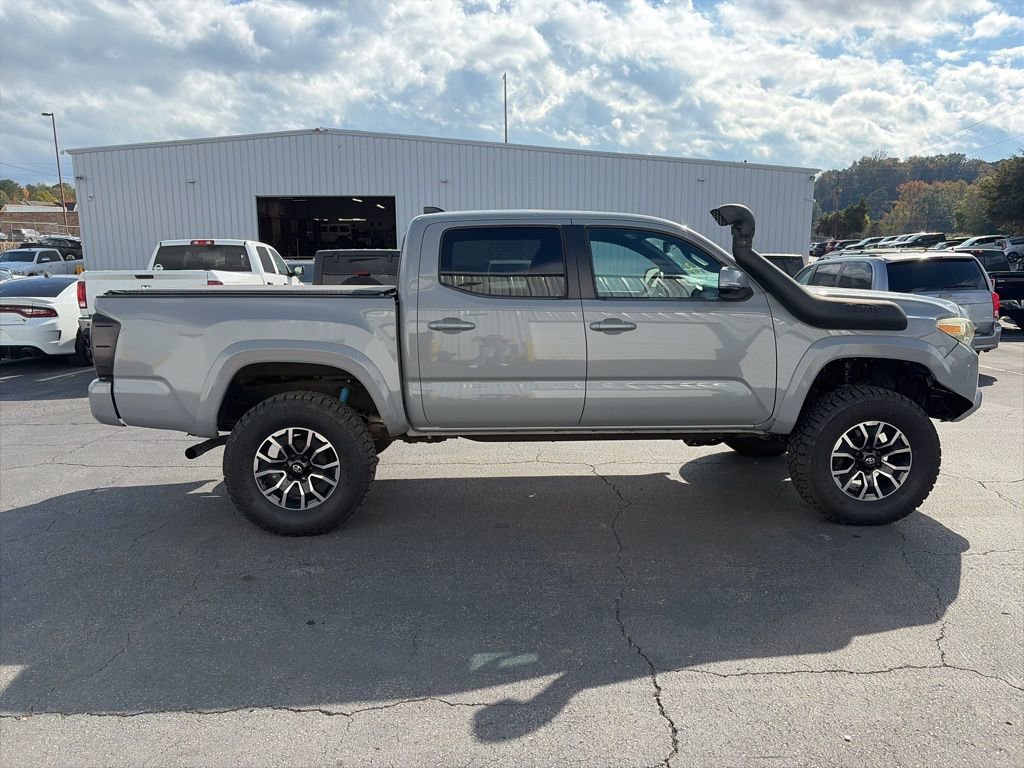 Used 2021 Toyota Tacoma TRD Off-Road image 8