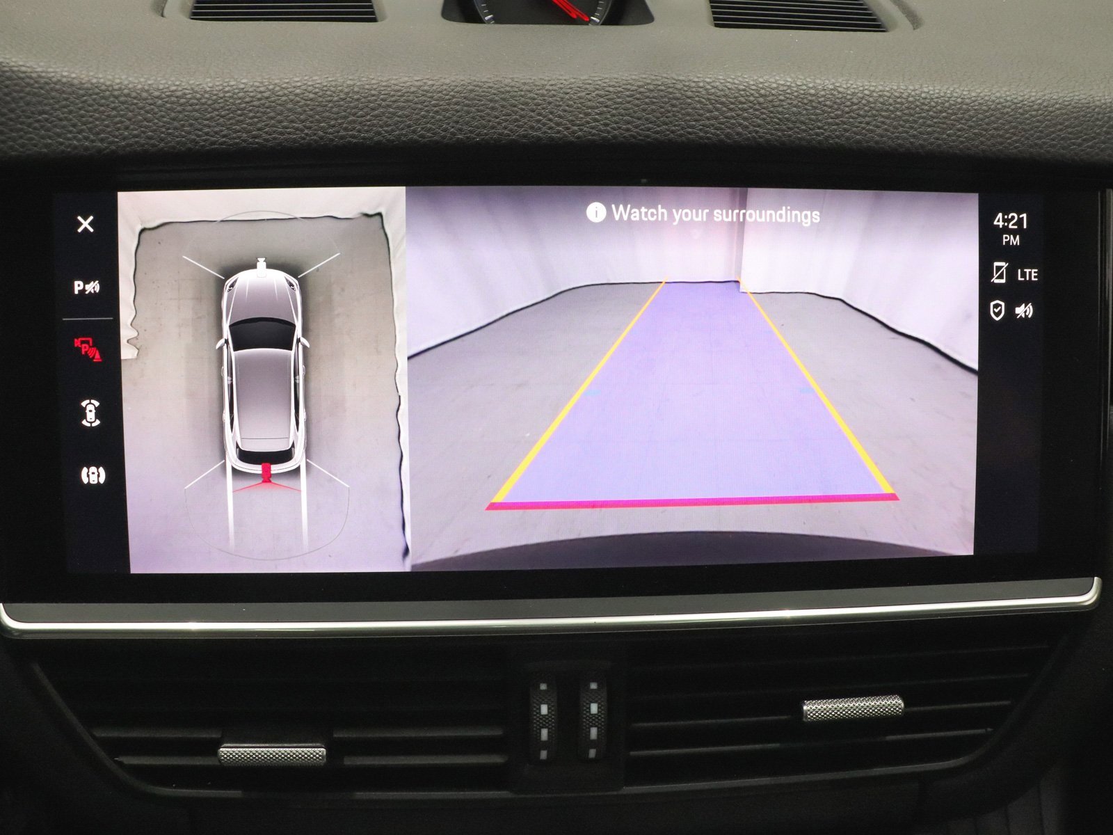 Used 2023 Porsche Cayenne Platinum Edition image 24