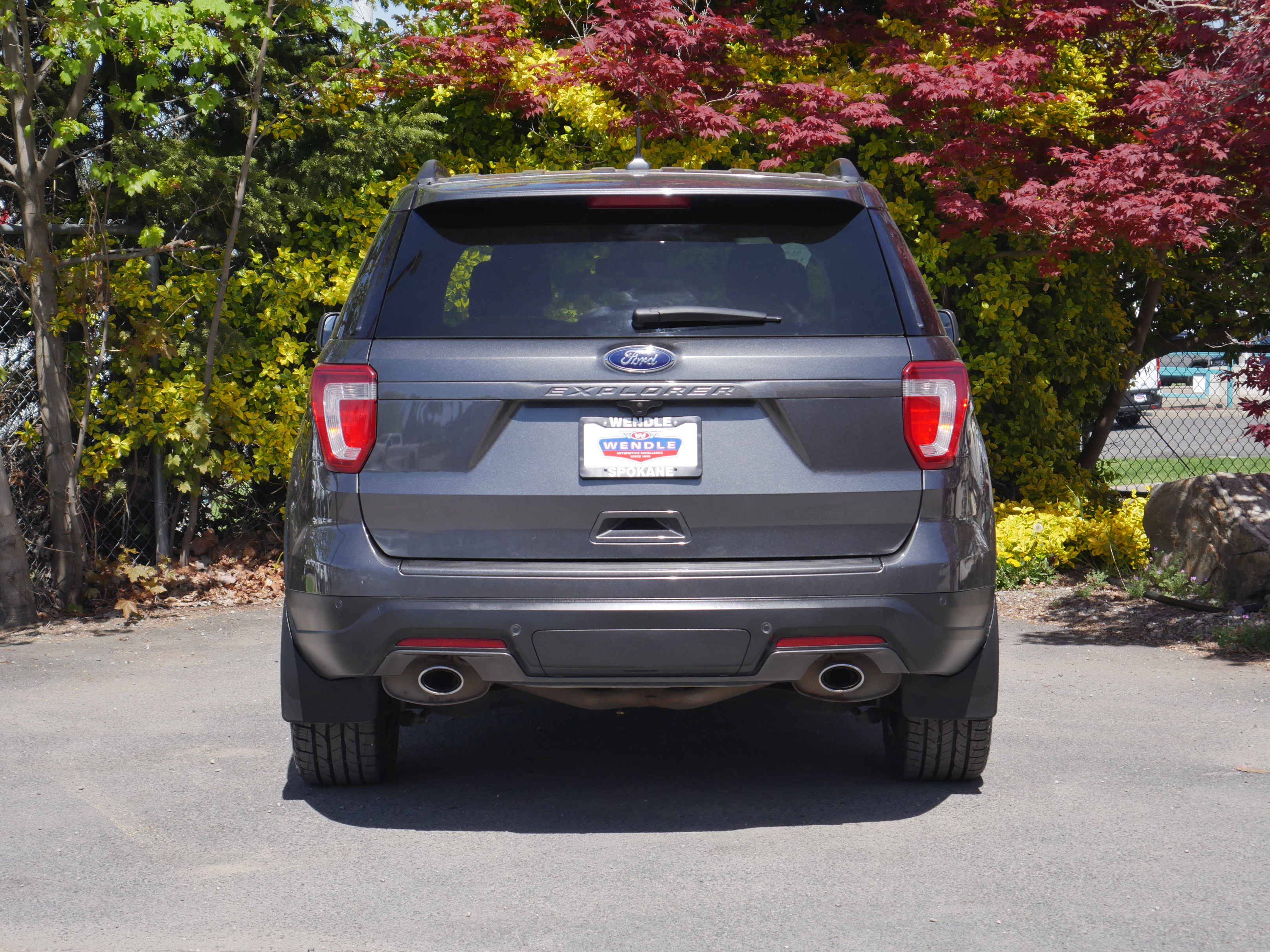 Used 2018 Ford Explorer XLT w/ Equipment Group 202A AWD/4WD image 18