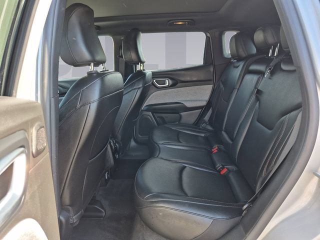 Used 2024 Jeep Compass Latitude w/ Sun and Sound Group AWD/4WD image 16