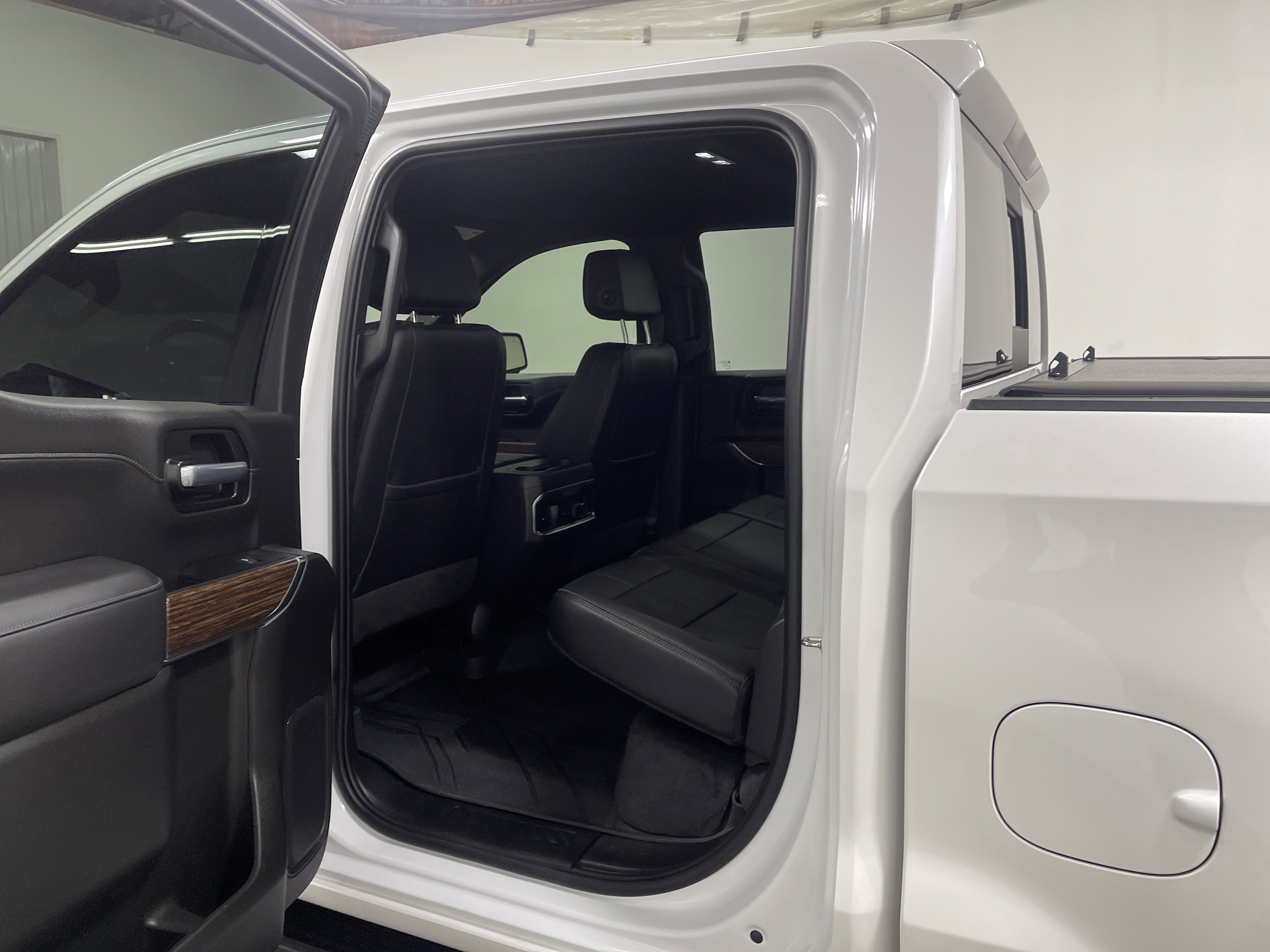 Used 2022 Chevrolet Silverado 1500 High Country AWD/4WD image 13