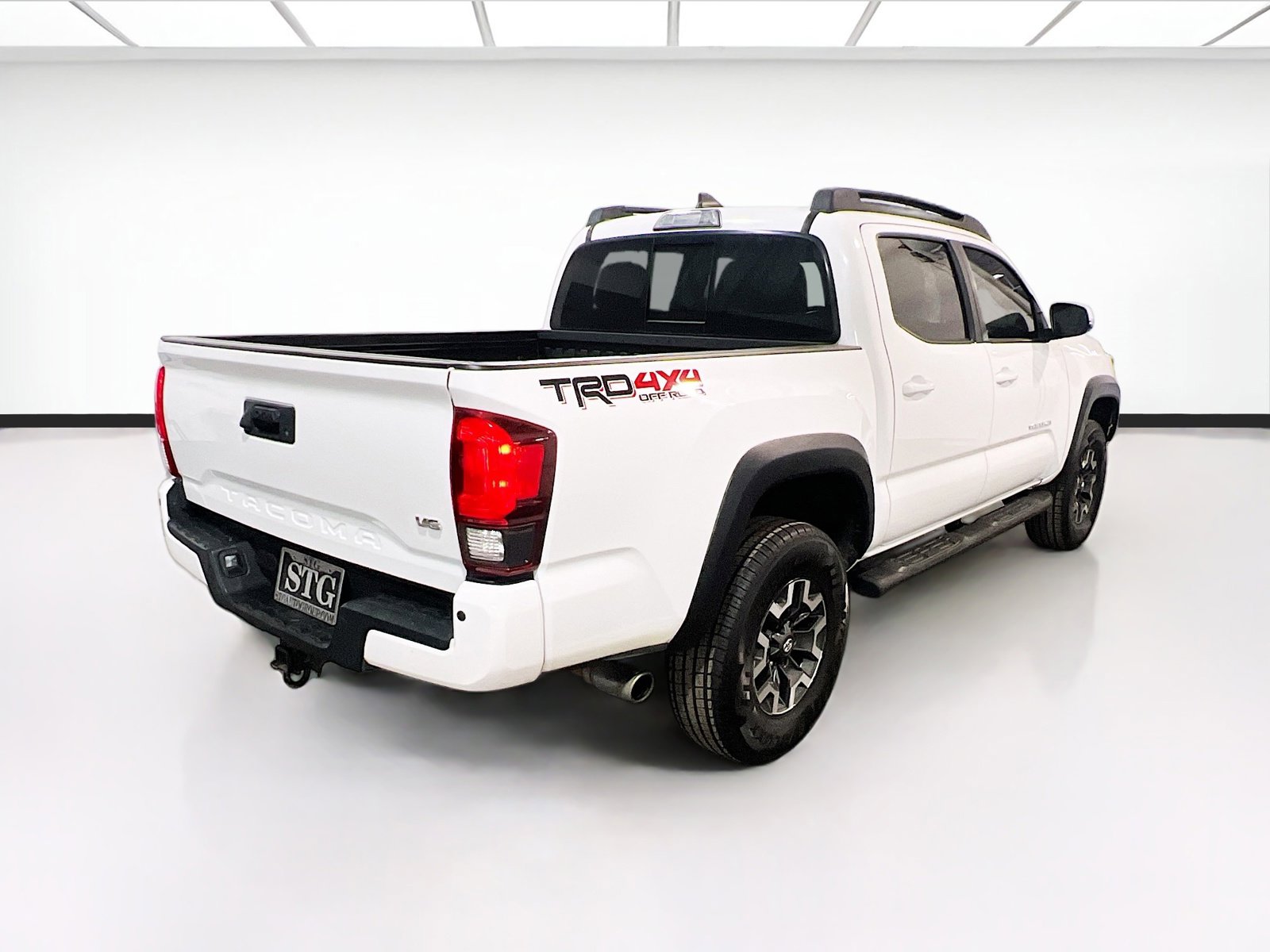 Used 2018 Toyota Tacoma TRD Off-Road w/ Technology Package AWD/4WD image 4