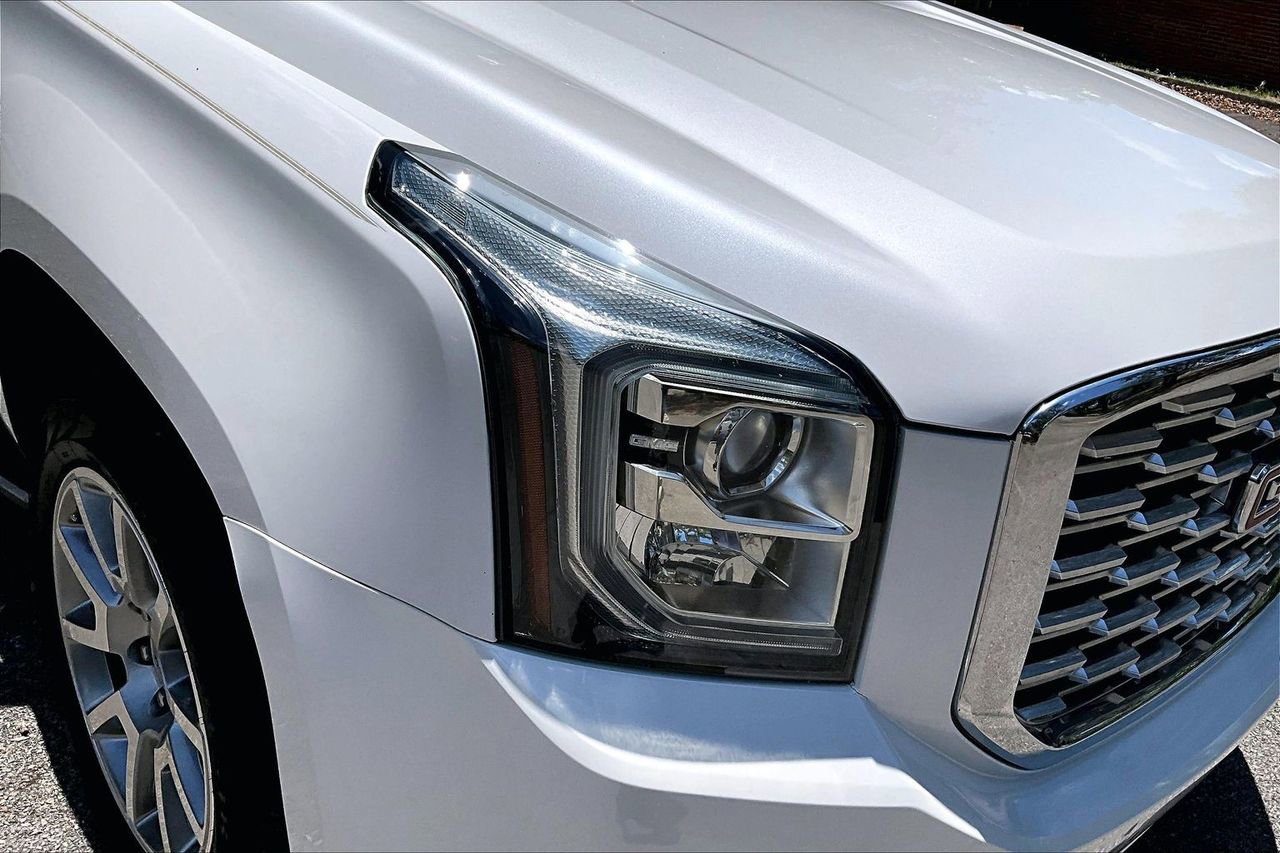 Used 2018 GMC Yukon XL Denali w/ Open Road Package RWD image 32