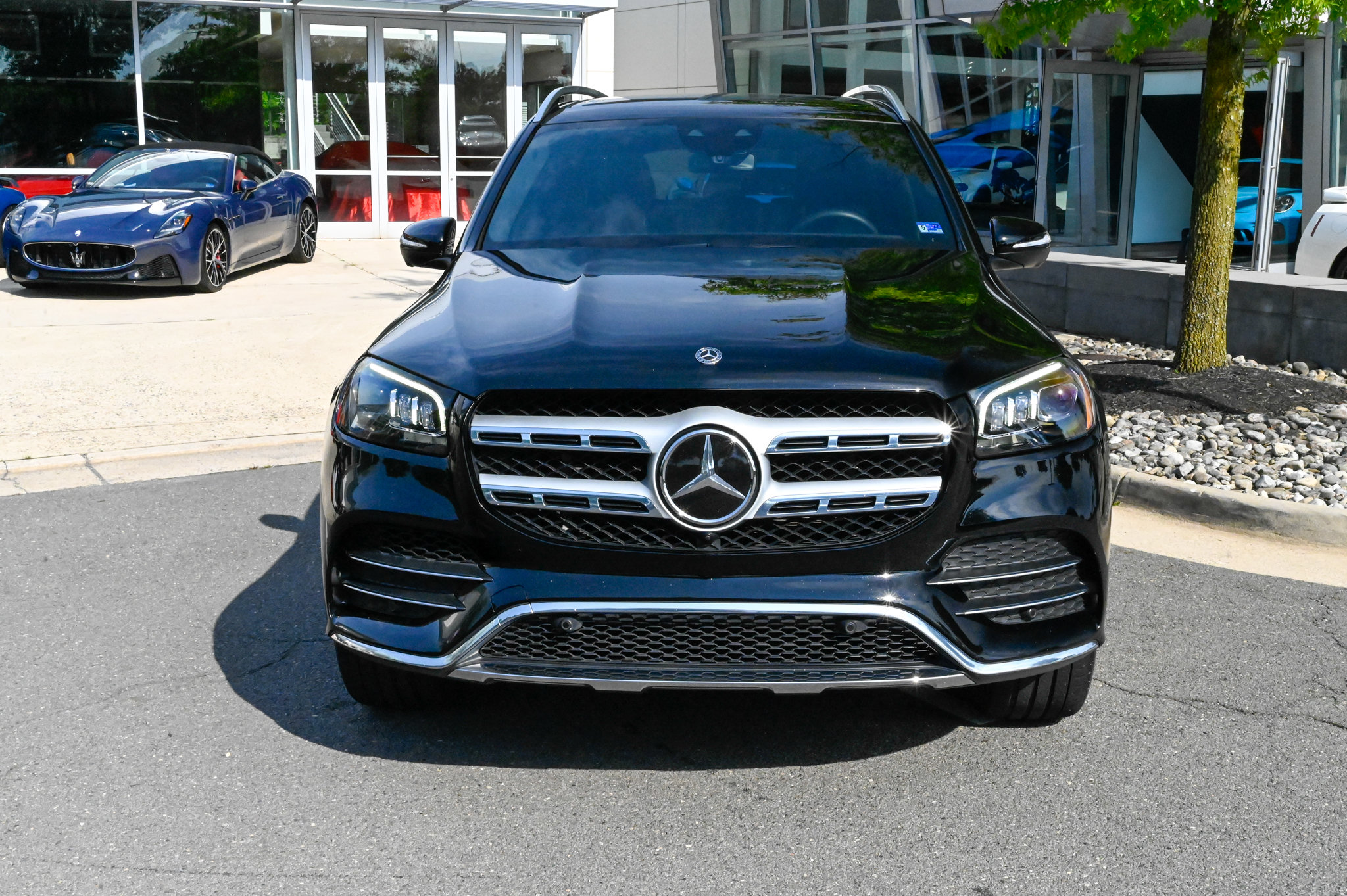 Used 2021 Mercedes-Benz GLS 580 4MATIC image 2
