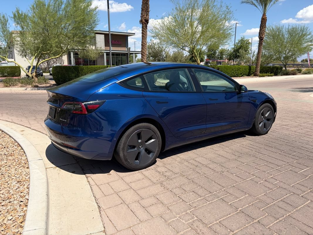 Used 2022 Tesla Model 3 Long Range AWD/4WD image 3