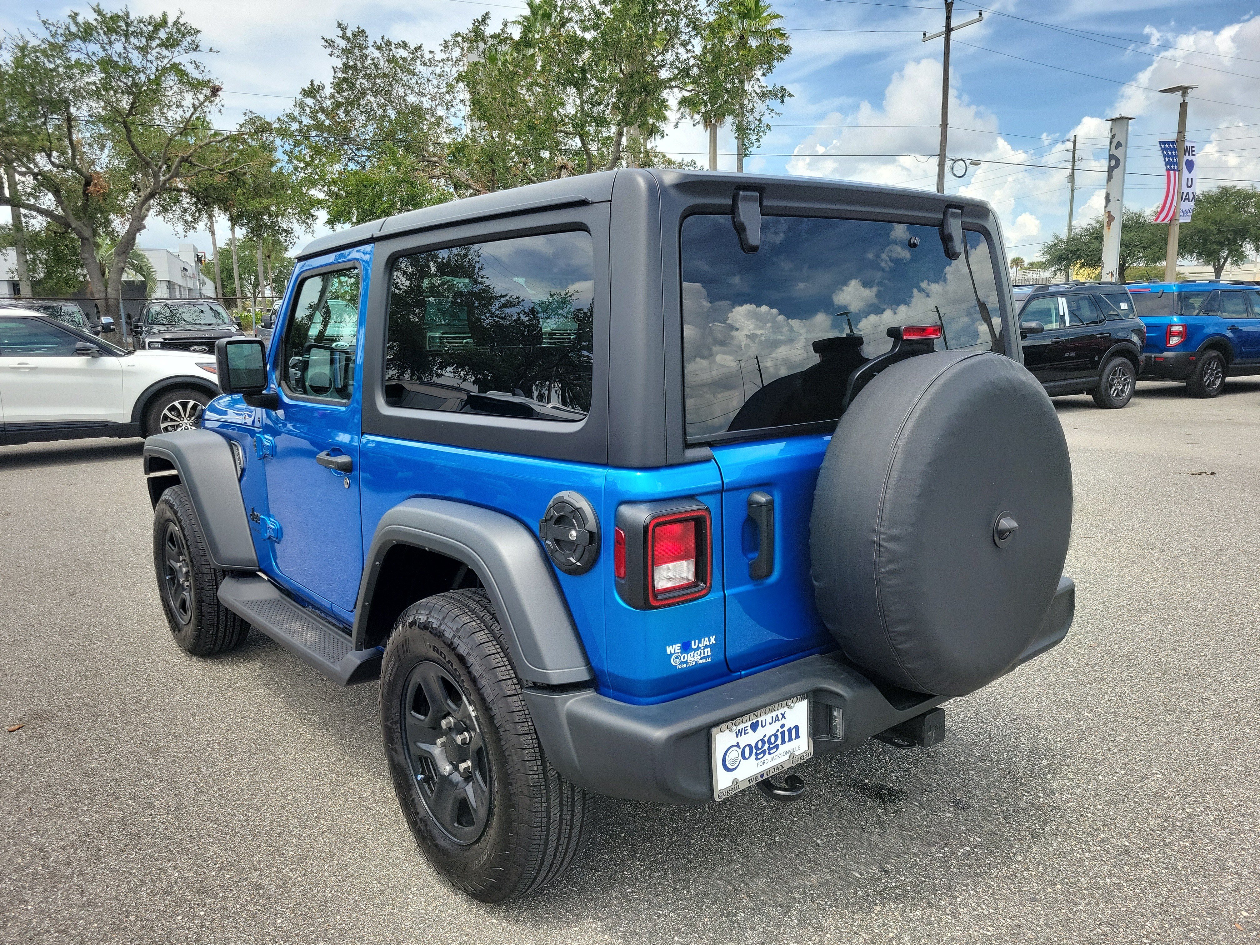 Used 2025 Jeep Wrangler Sport AWD/4WD image 4
