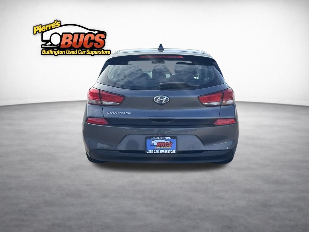 Used 2019 Hyundai Elantra GT FWD image 4