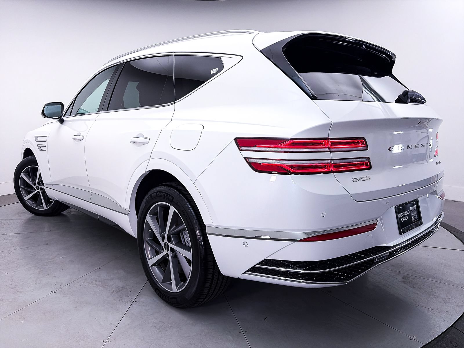 Used 2025 Genesis GV80 3.5T Advanced AWD/4WD image 3
