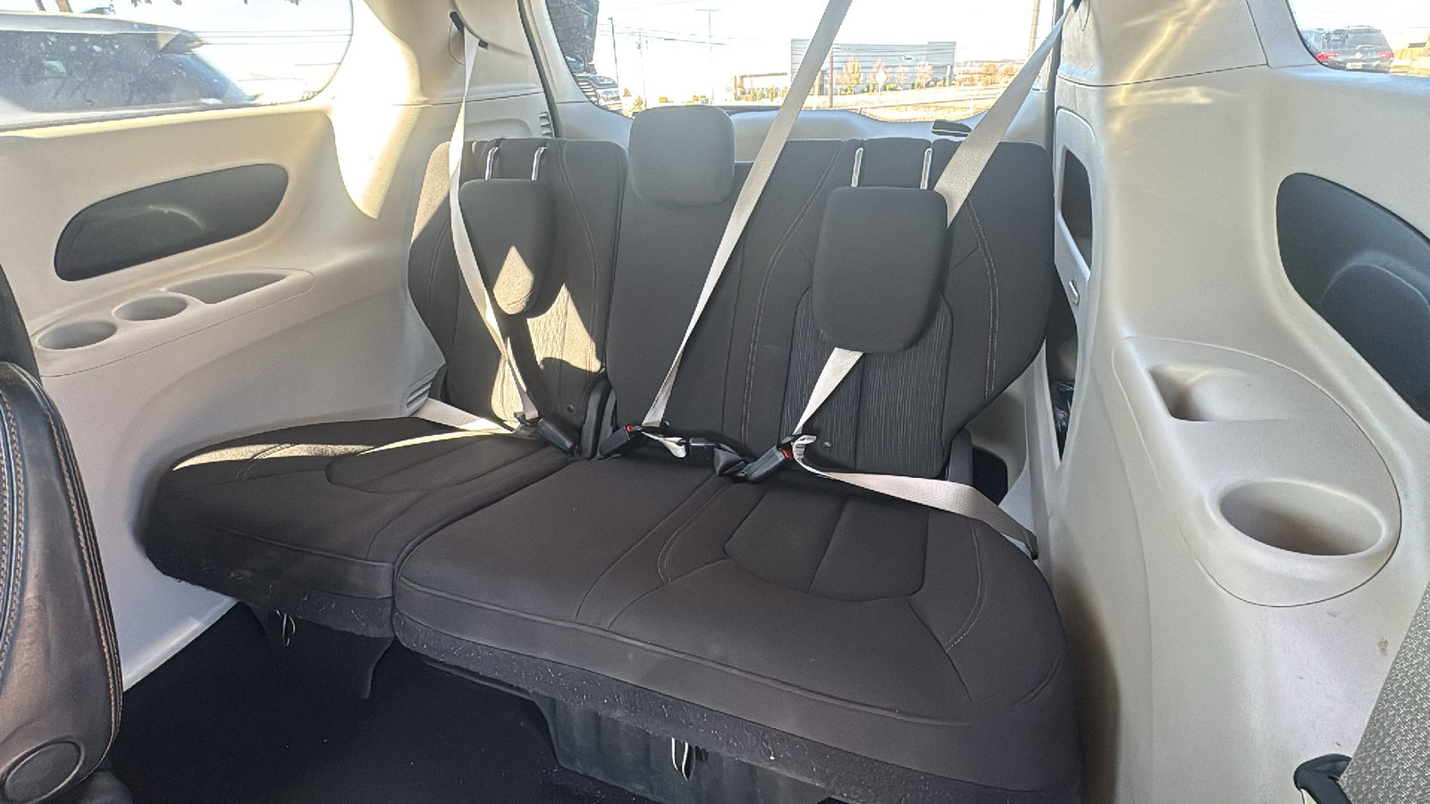 Certified 2020 Chrysler Pacifica Touring w/ Tire & Wheel Group image 21