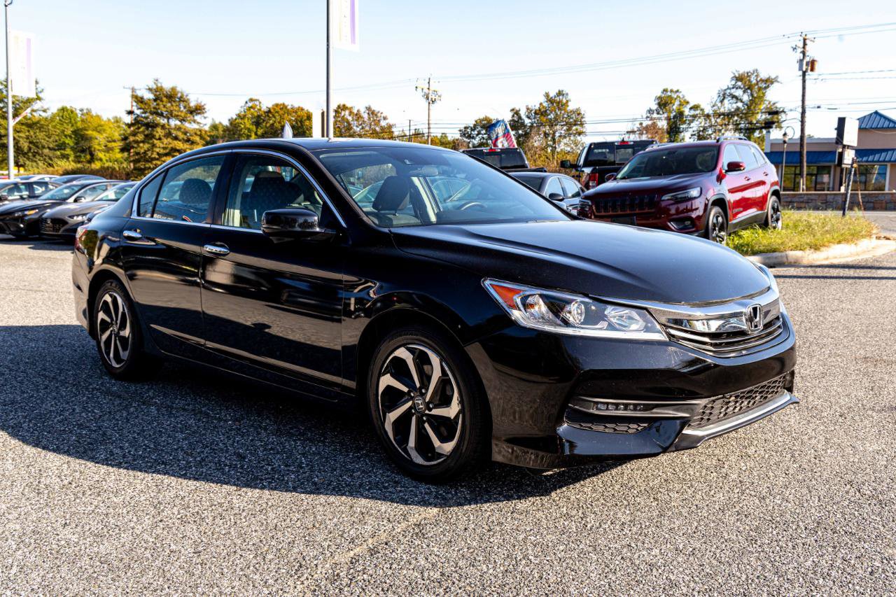 Used 2017 Honda Accord EX image 8