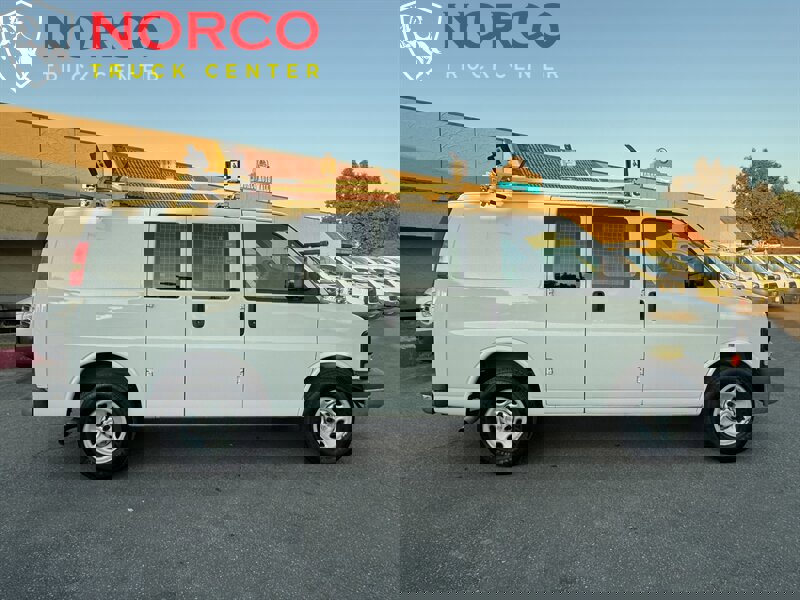 Used 2014 Chevrolet Express 2500 image 1