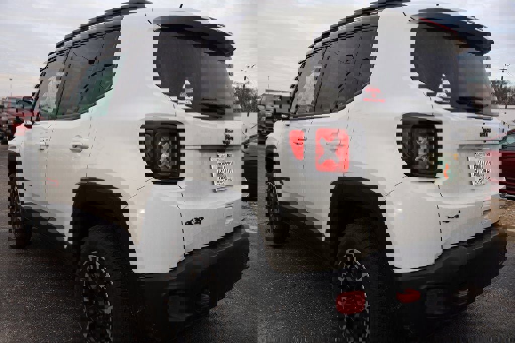 Used 2023 Jeep Renegade Trailhawk image 5