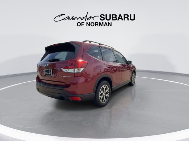 Used 2023 Subaru Forester Premium image 2
