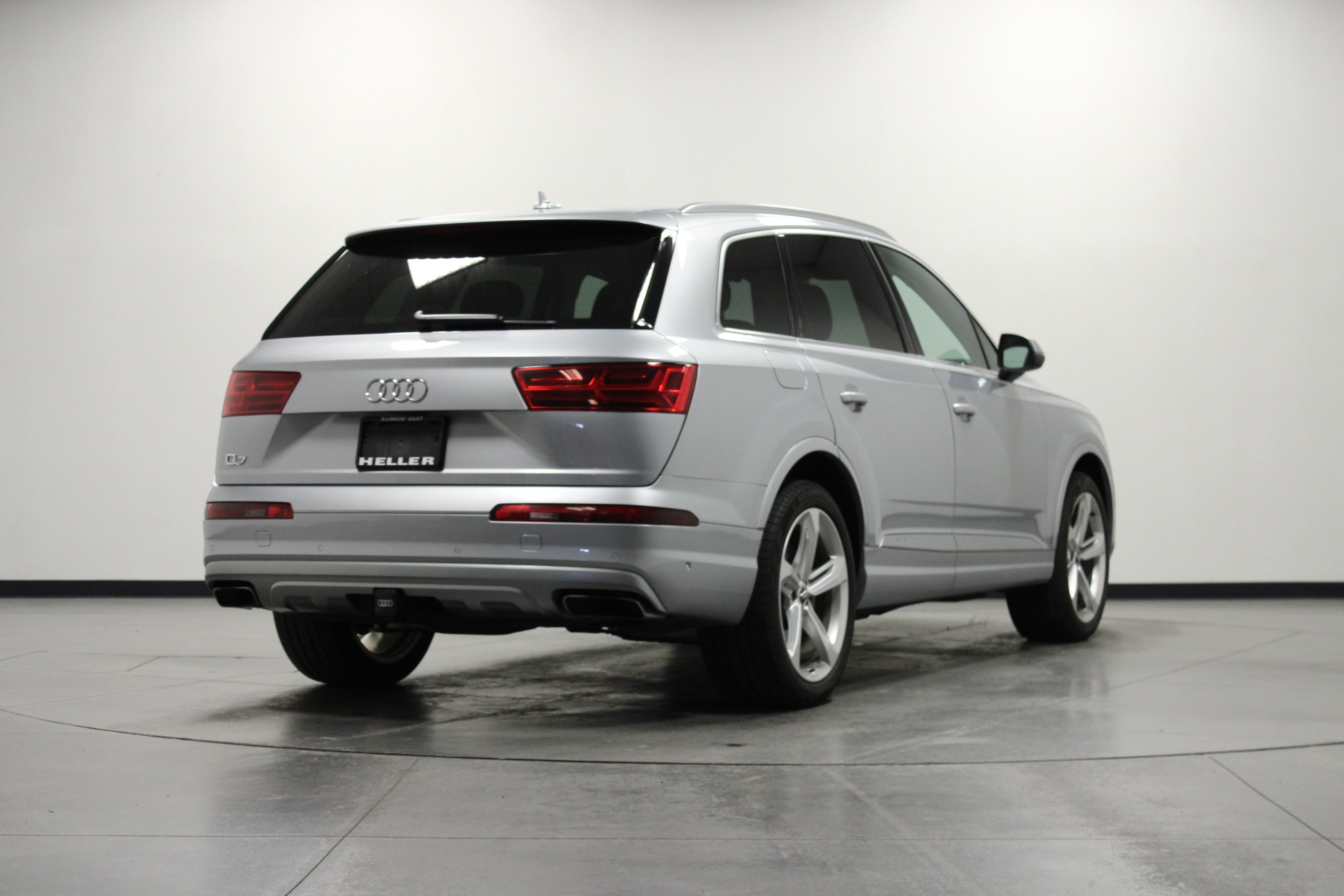 Used 2019 Audi Q7 3.0T Prestige AWD/4WD image 4