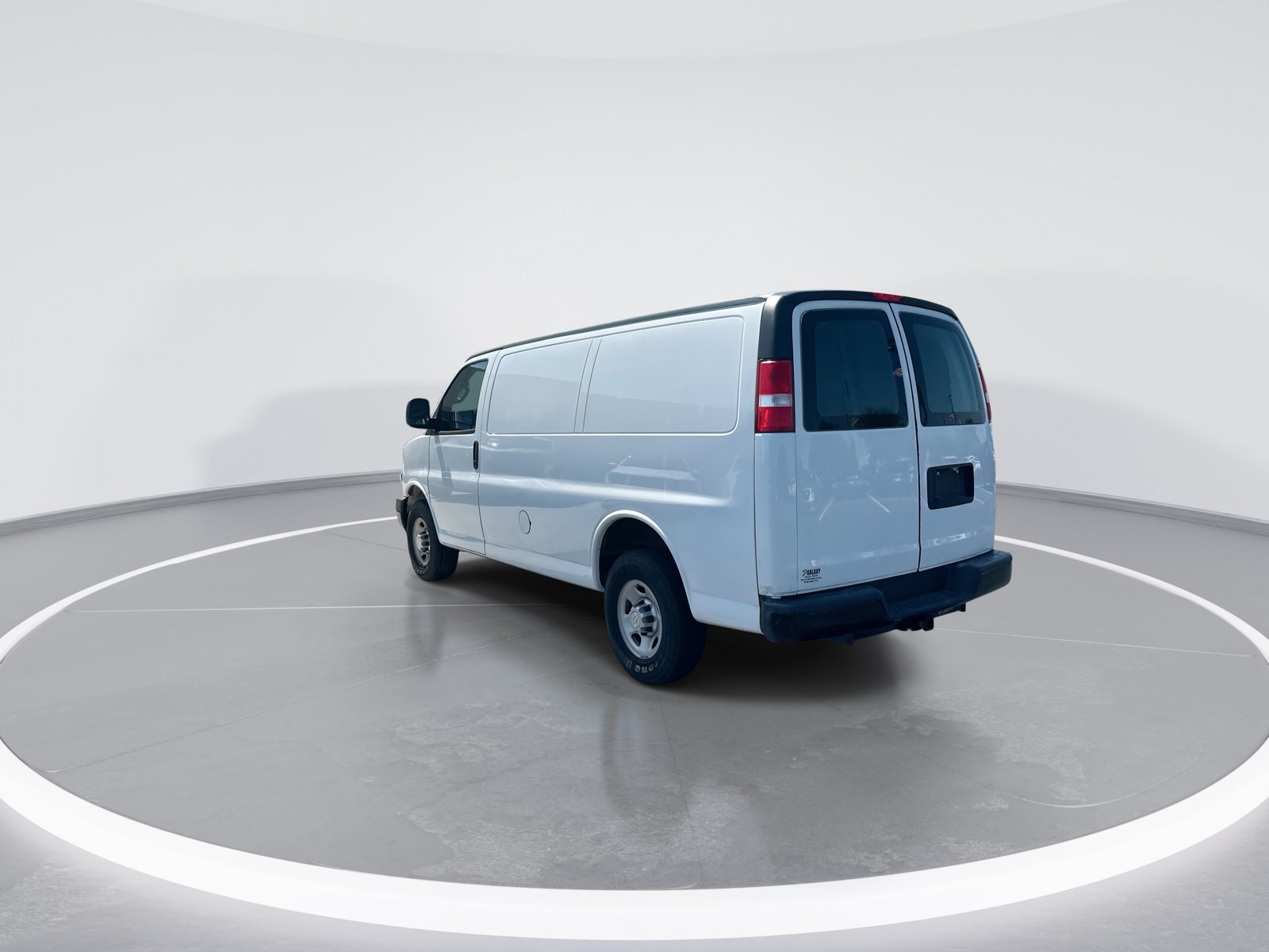 Used 2020 Chevrolet Express 2500 w/ Driver Convenience Package RWD image 7
