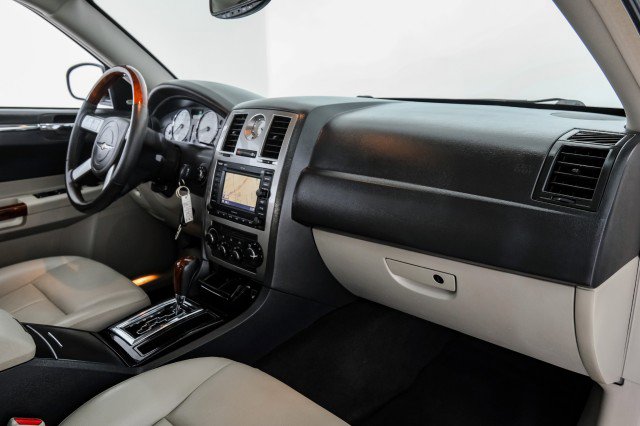 Used 2006 Chrysler 300 Touring image 9