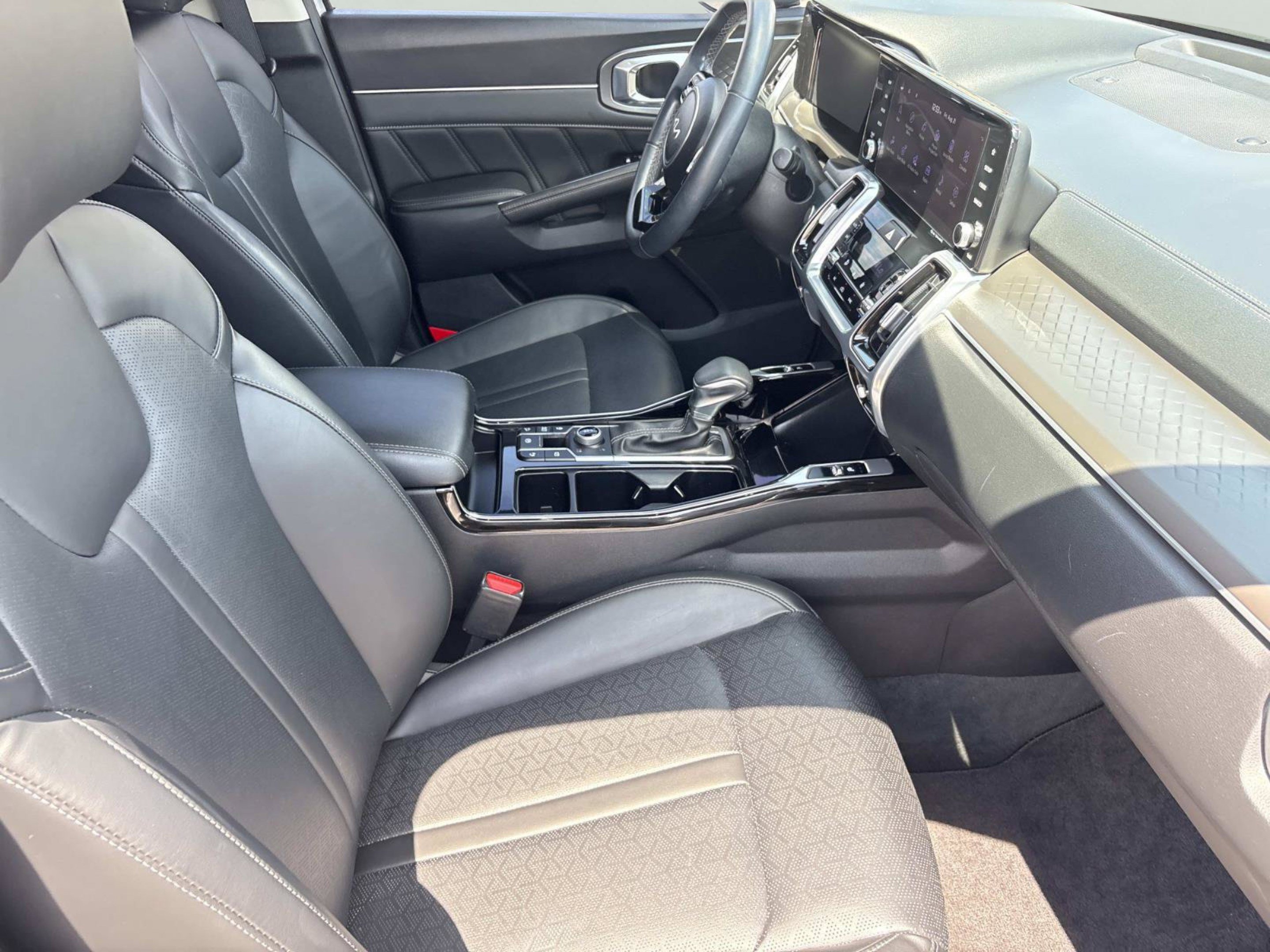 Used 2023 Kia Sorento SX AWD/4WD image 21