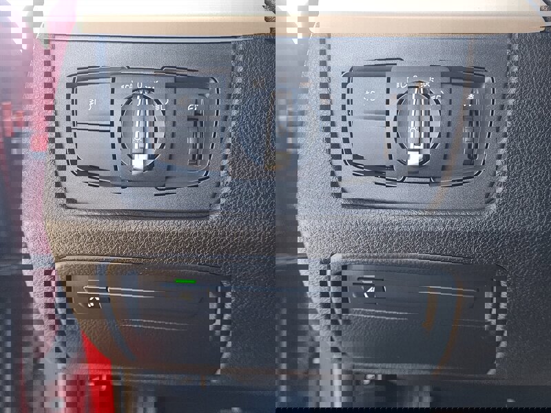 Used 2018 BMW 320i Sedan w/ Convenience Package image 23