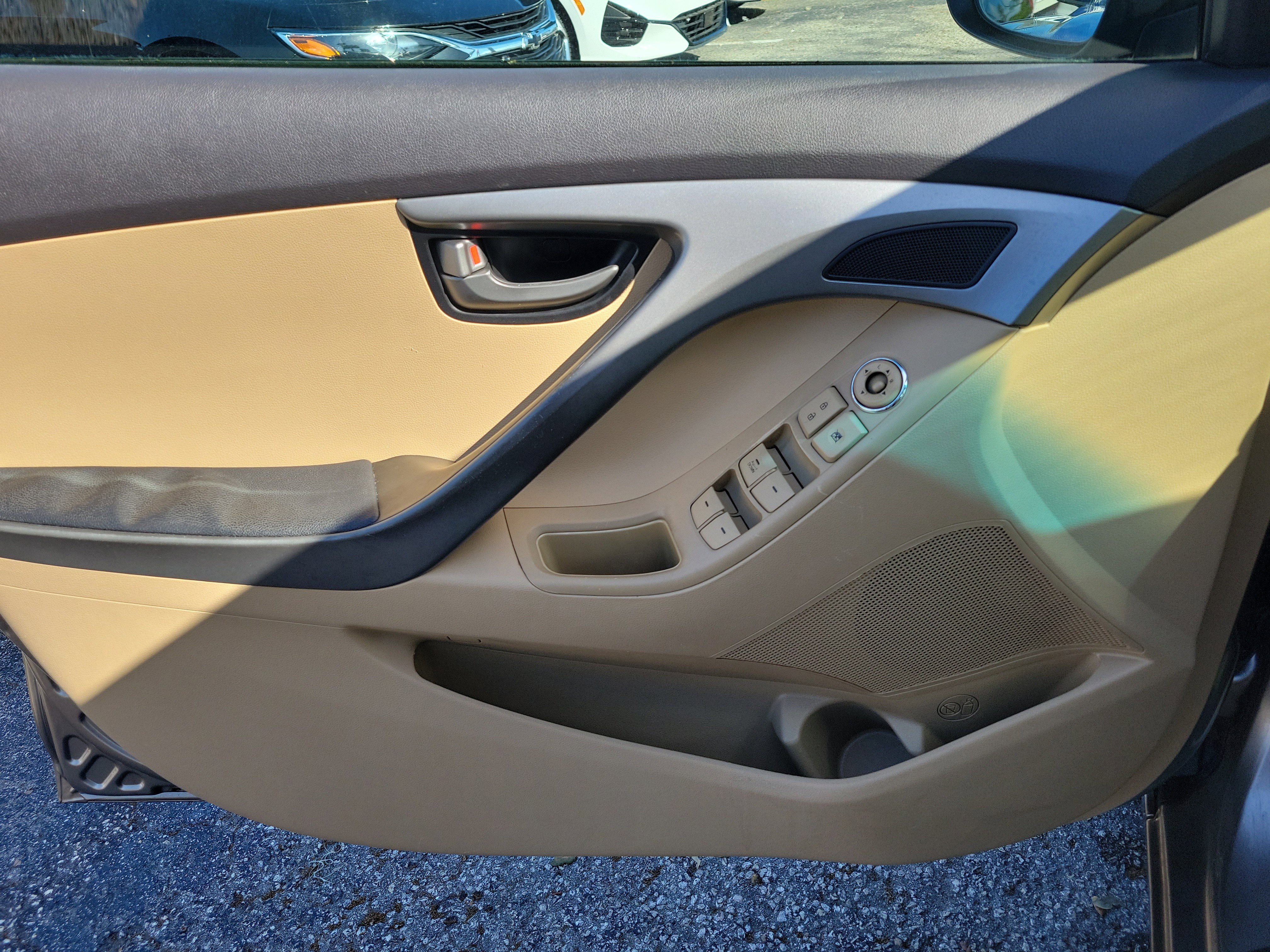 Used 2013 Hyundai Elantra GLS image 18