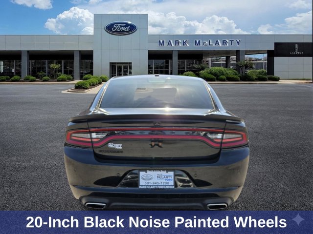 Used 2022 Dodge Charger SXT w/ Blacktop Package RWD image 4