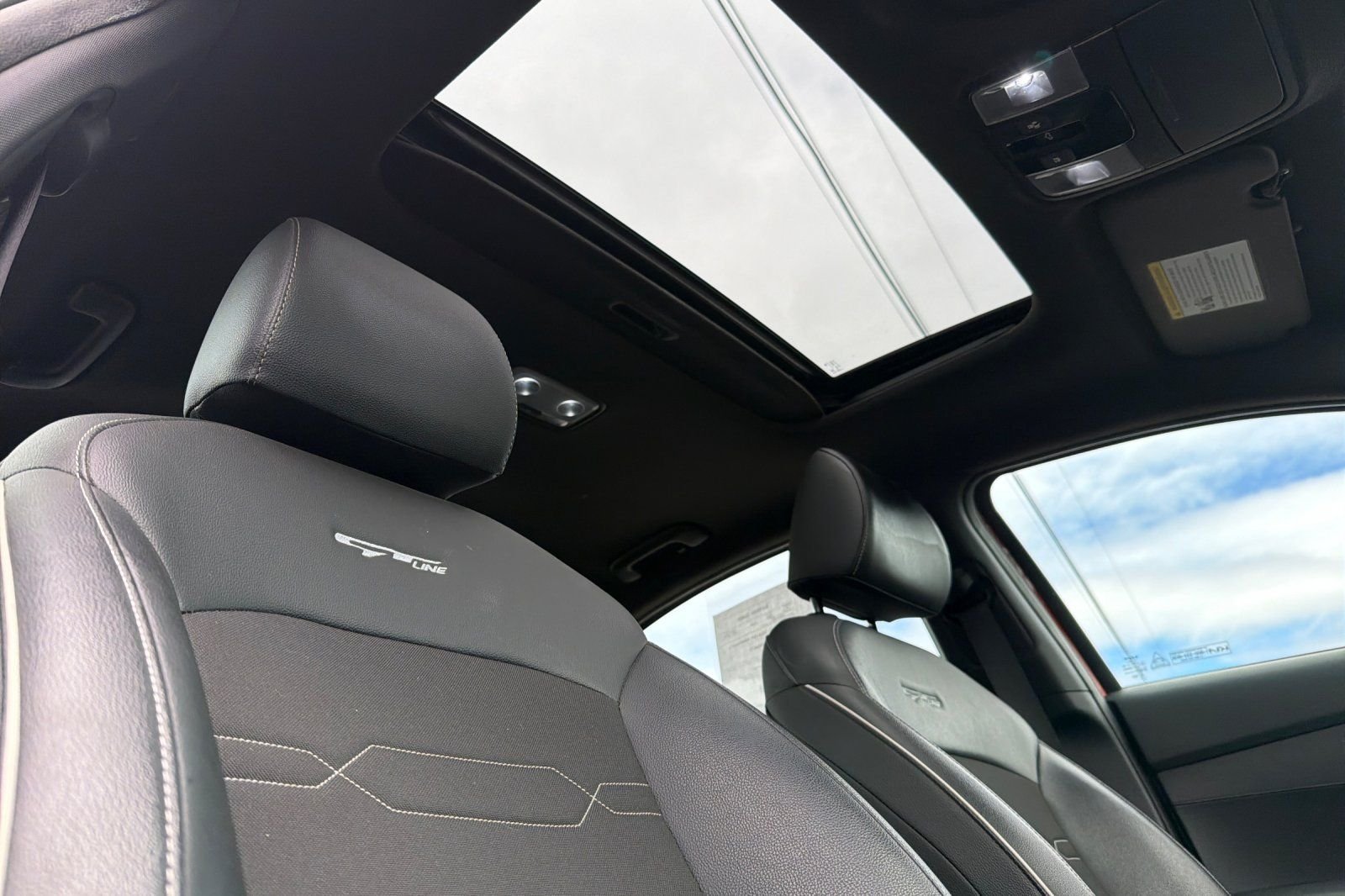 Used 2022 Kia Forte GT-Line w/ GT-Line Premium Package FWD image 17