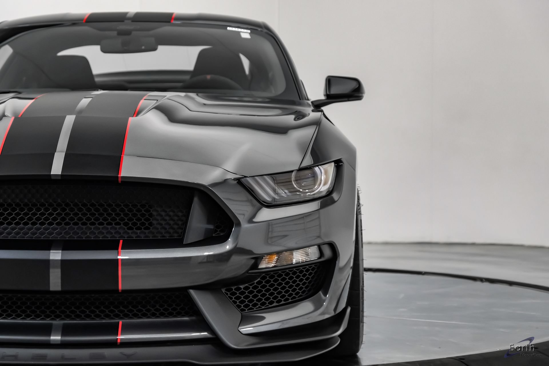 Used 2020 Ford Mustang Shelby GT350R w/ GT350R Equipment Group 920A RWD image 31