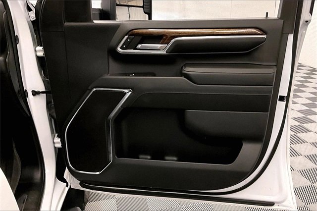 Used 2024 GMC Sierra 3500 SLE w/ SLE Value Package image 18