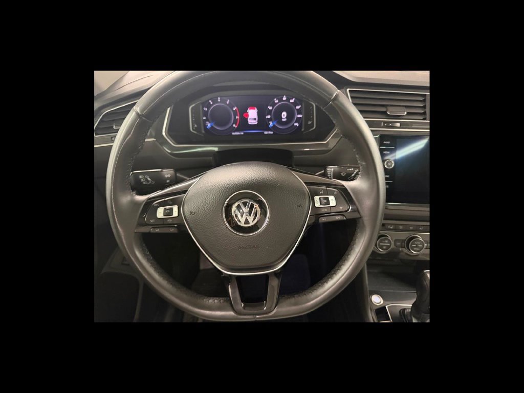 Used 2020 Volkswagen Tiguan SEL w/ Tiguan Two-Row MDO Package AWD/4WD image 14
