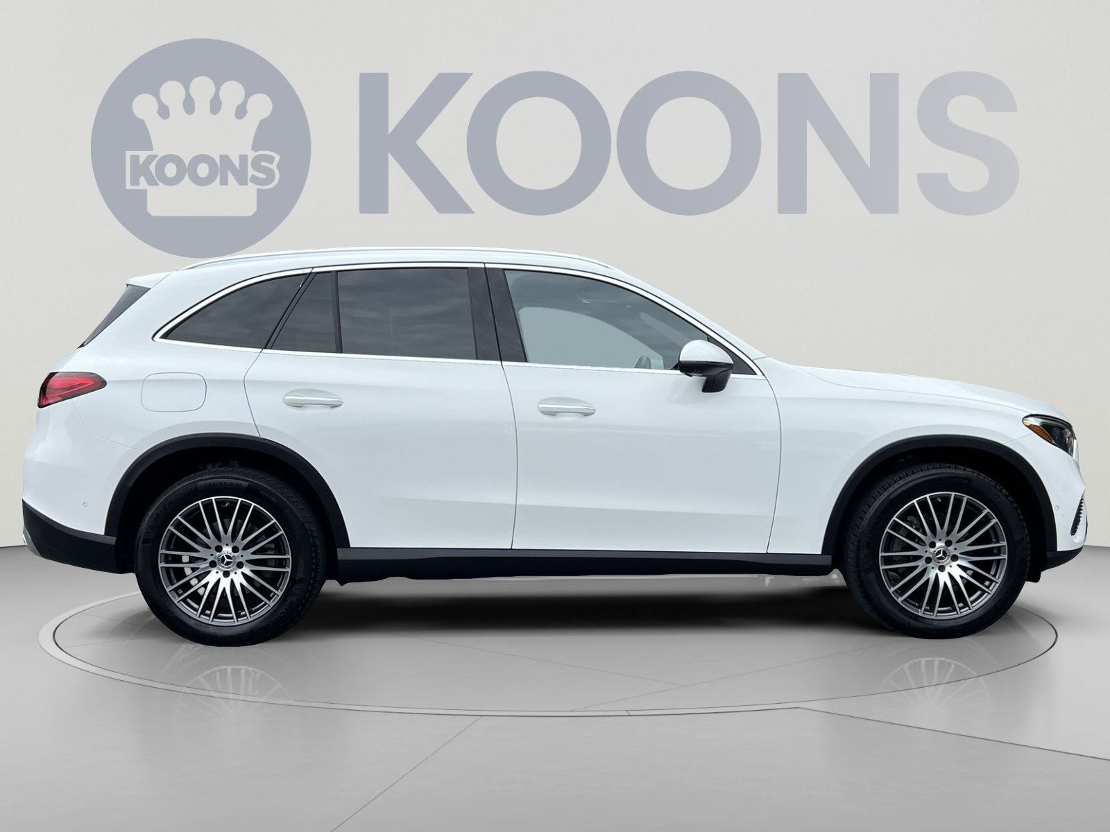 Used 2024 Mercedes-Benz GLC 300 4MATIC image 12