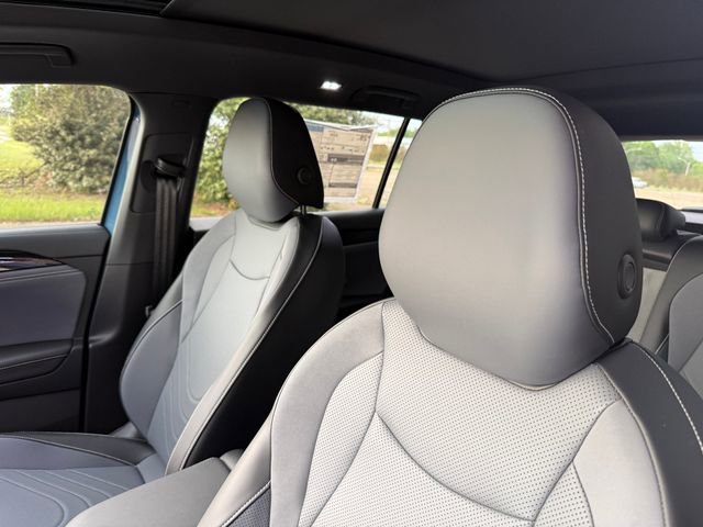 New 2026 Volkswagen Tiguan SE R-Line FWD image 10