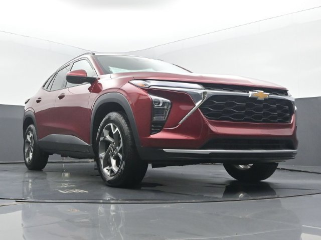 Used 2024 Chevrolet Trax LT w/ Sunroof Package FWD image 51