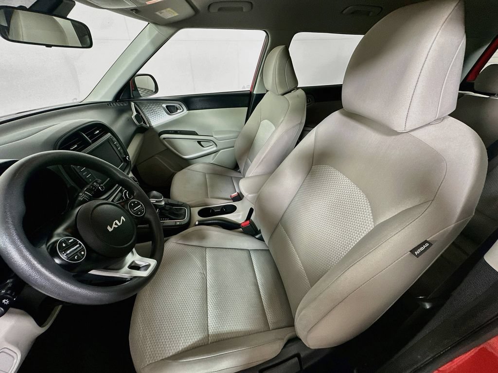 Certified 2023 Kia Soul LX FWD image 22